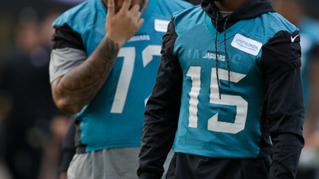 Jaguars looking to save season, coach with victory in London